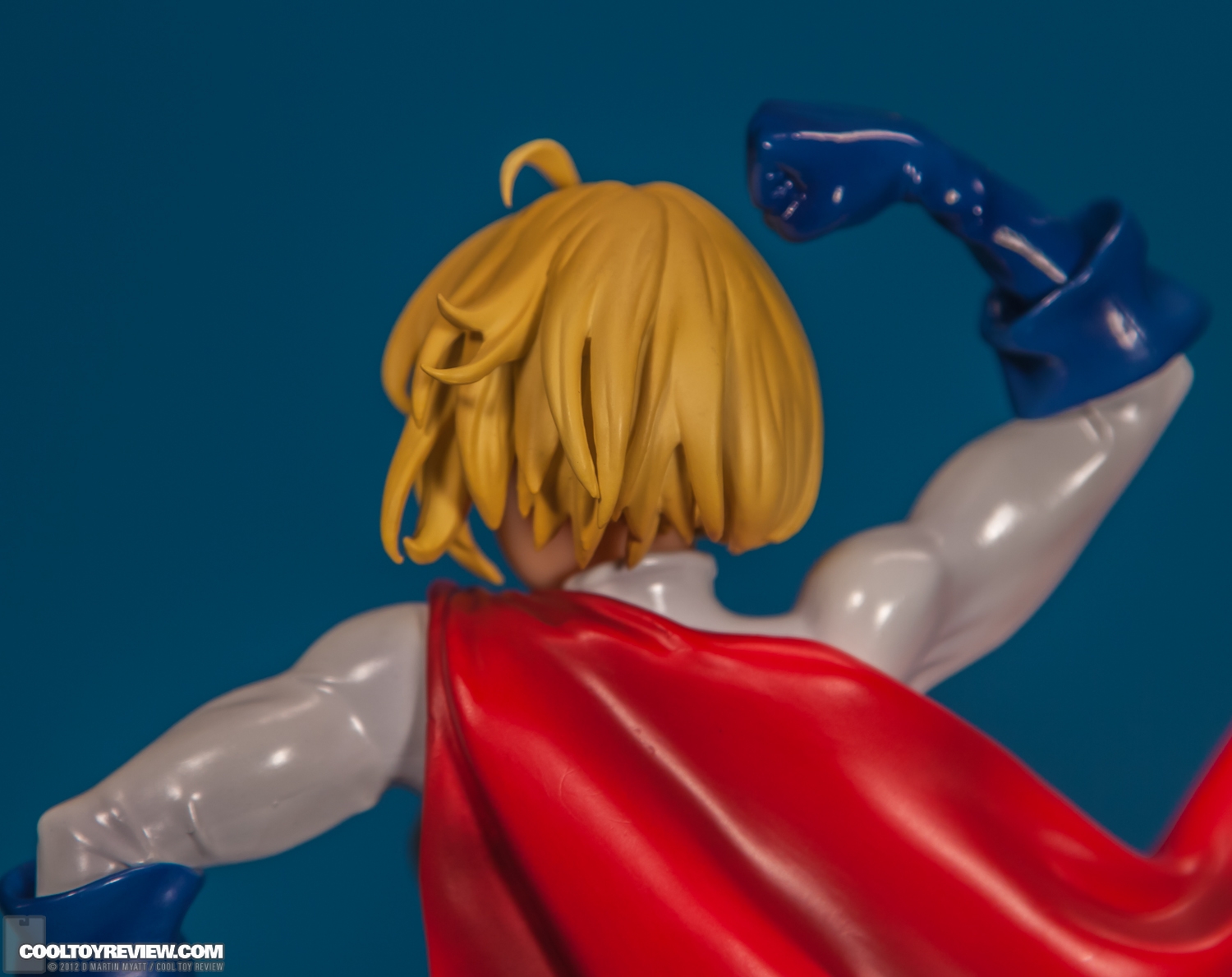 Power_Girl_DC_Comics_Bishoujo_Kotobukiya-08.jpg