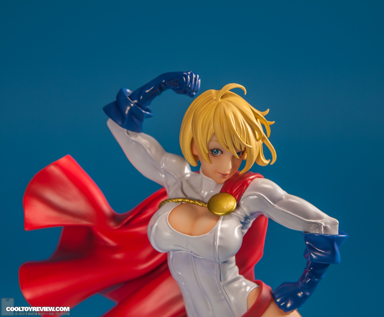 Power_Girl_DC_Comics_Bishoujo_Kotobukiya-11.jpg