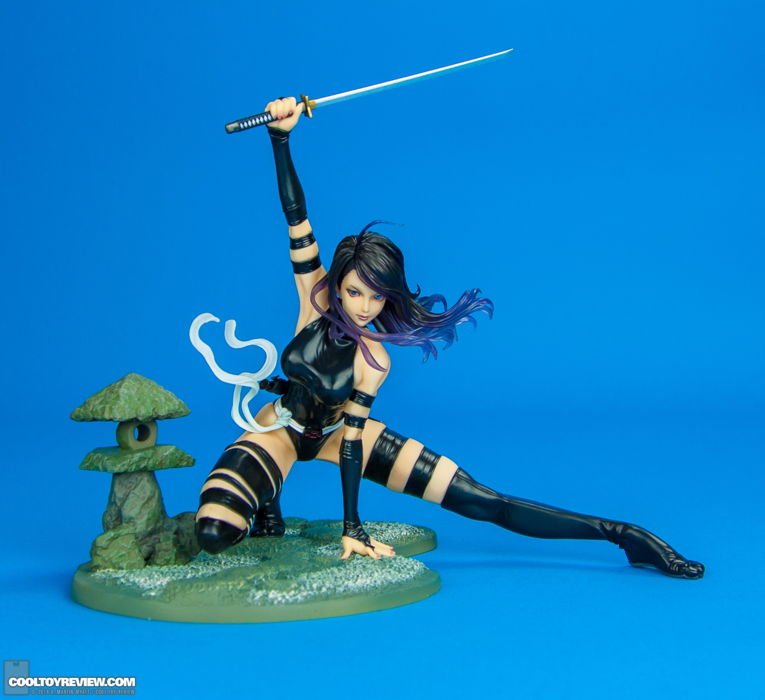 Psylocke-X-Force-Ninja-Outfit-Marvel-Bishoujo-Statue-Kotobukiya-001.jpg