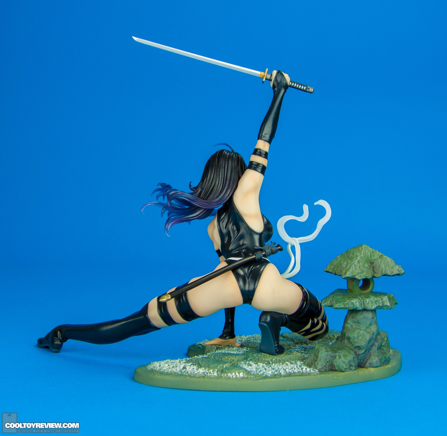 Psylocke-X-Force-Ninja-Outfit-Marvel-Bishoujo-Statue-Kotobukiya-004.jpg