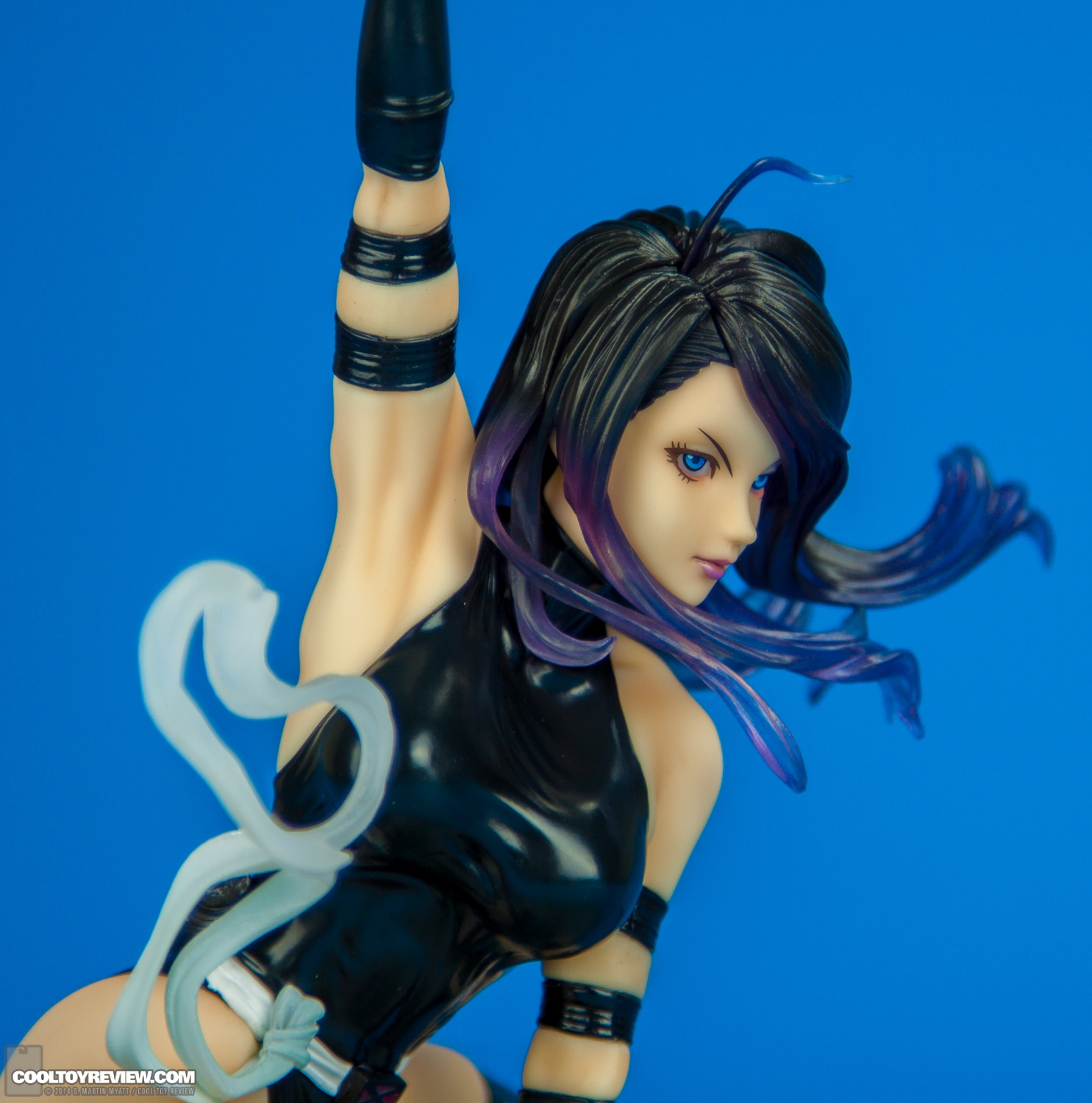 Psylocke-X-Force-Ninja-Outfit-Marvel-Bishoujo-Statue-Kotobukiya-006.jpg