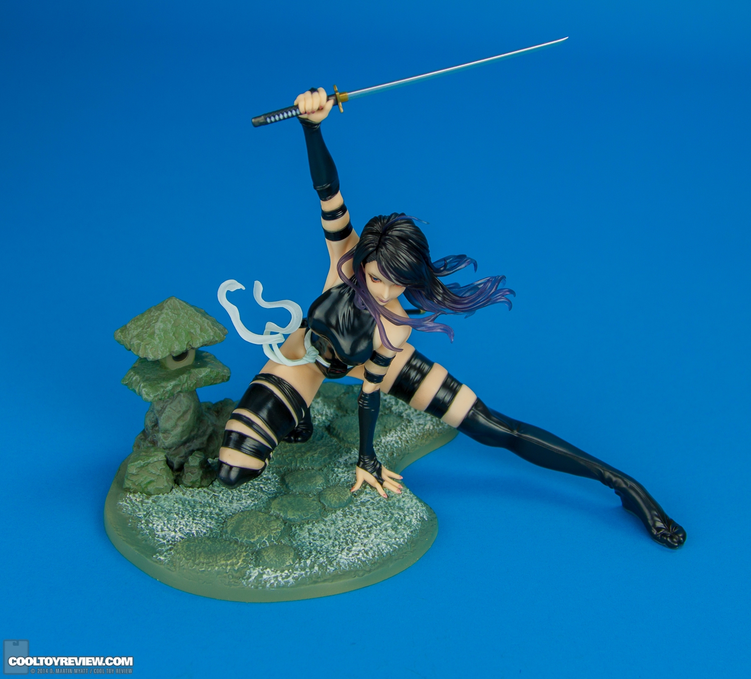 Psylocke-X-Force-Ninja-Outfit-Marvel-Bishoujo-Statue-Kotobukiya-011.jpg