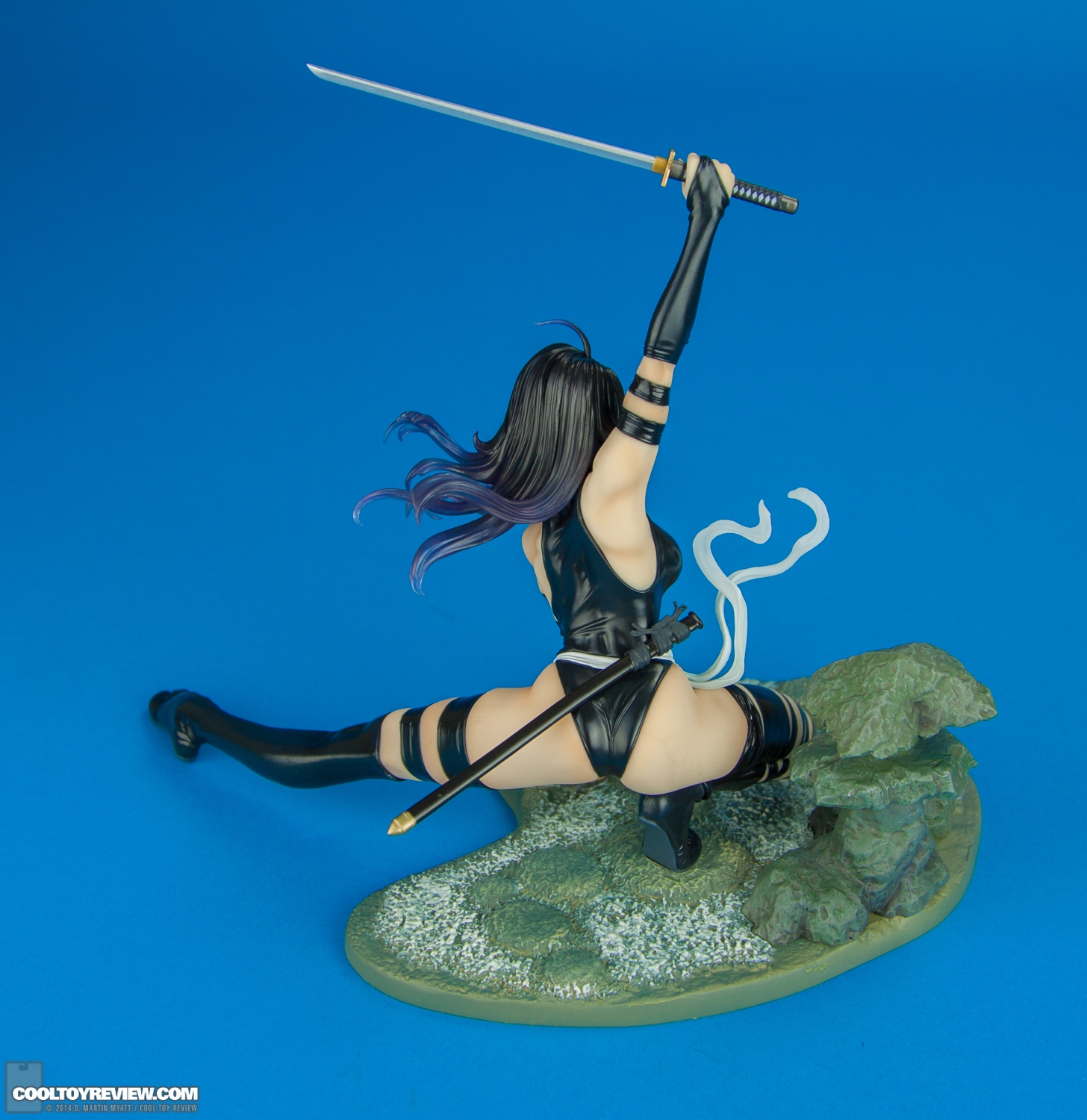 Psylocke-X-Force-Ninja-Outfit-Marvel-Bishoujo-Statue-Kotobukiya-013.jpg