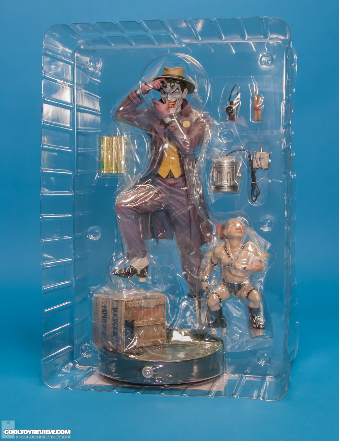 The-Joker-Killing-Joke-ARTFX-Kotobukiya-027.jpg