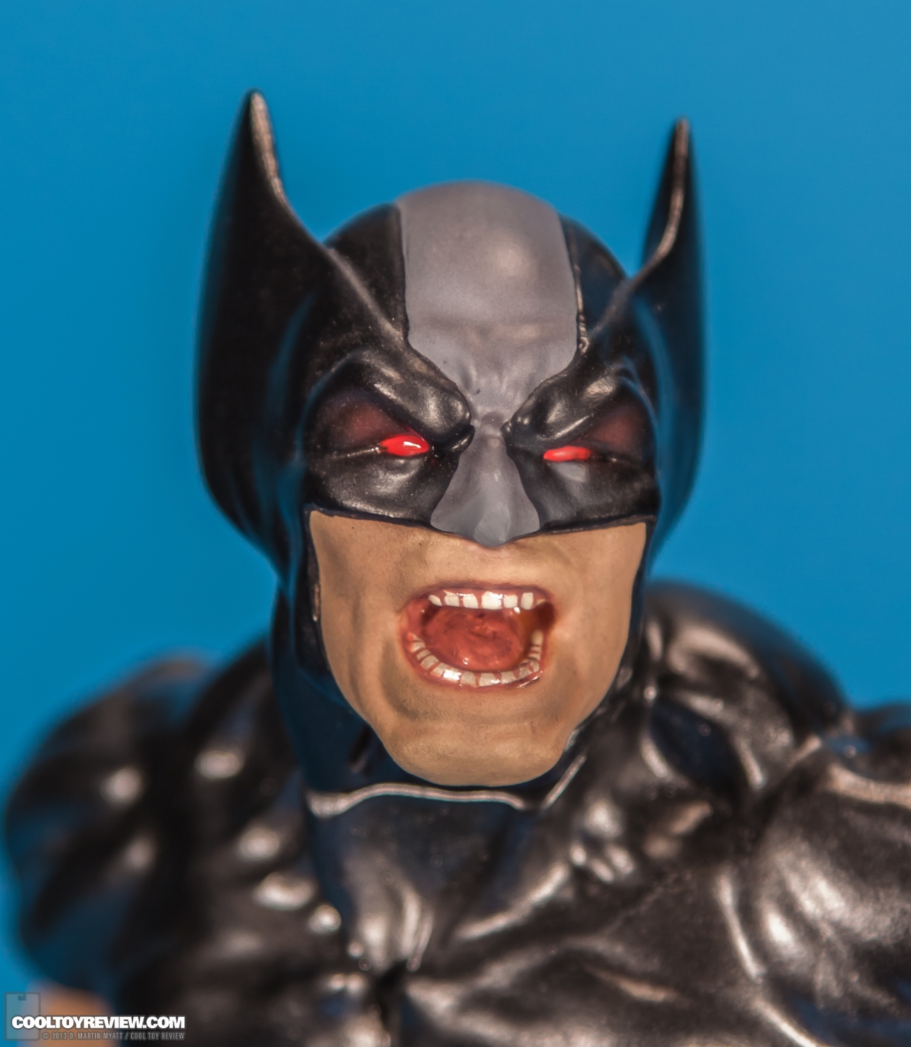 Wolverine_Uncanny_X-Force_Fine_Art_Statue_Kotobukiya-05.jpg