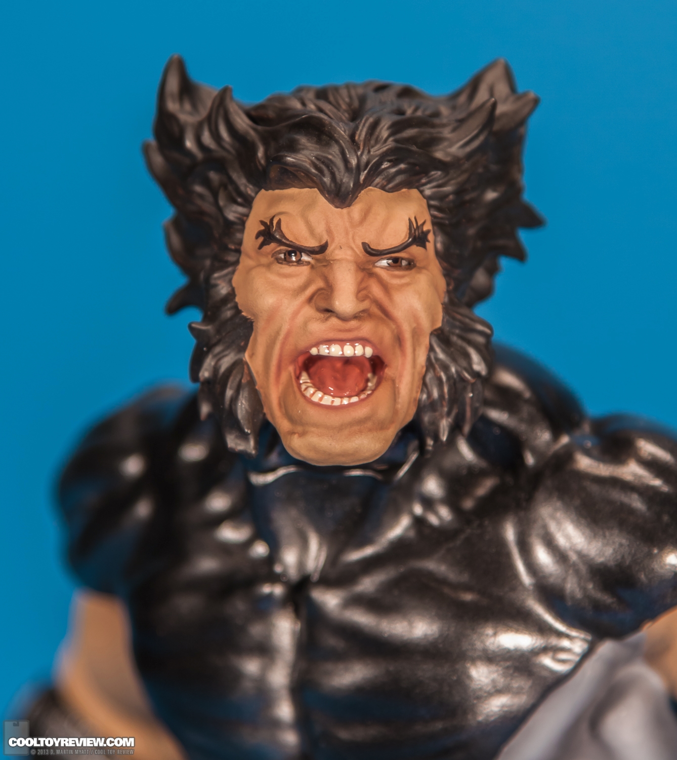 Wolverine_Uncanny_X-Force_Fine_Art_Statue_Kotobukiya-09.jpg