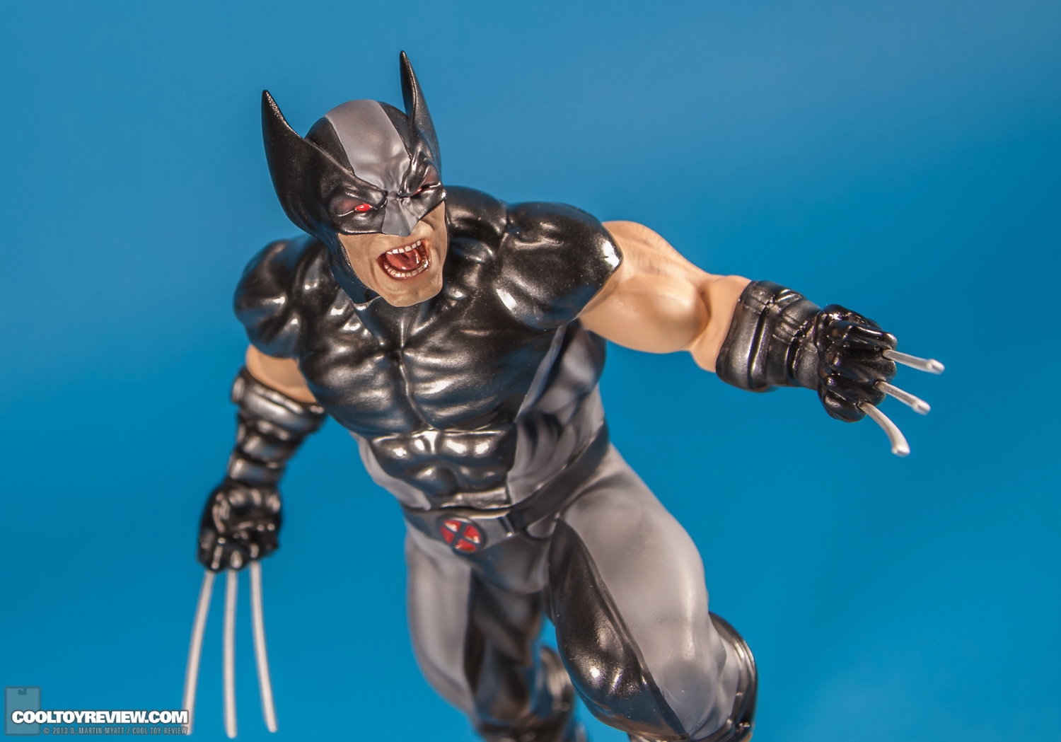 Wolverine_Uncanny_X-Force_Fine_Art_Statue_Kotobukiya-15.jpg