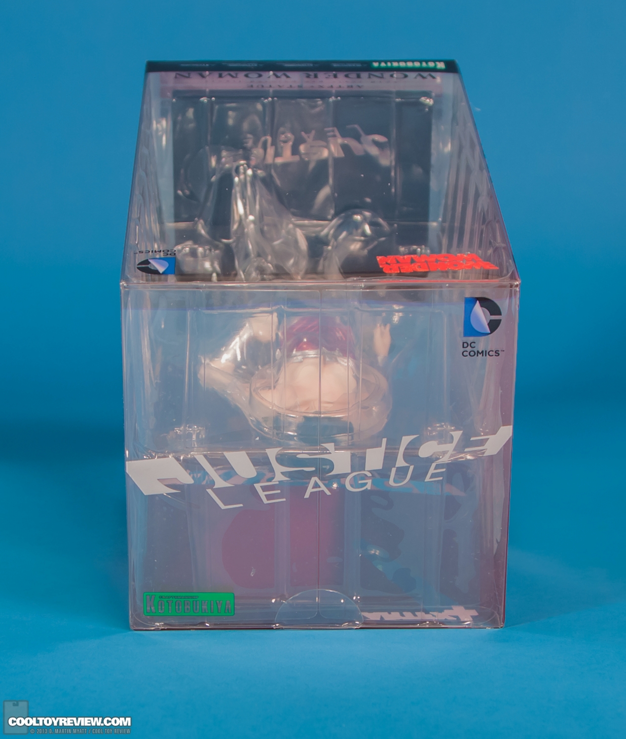 Wonder_Woman_DC_Comics_New_52_ARTFX_Statue_Kotobukiya-018.jpg