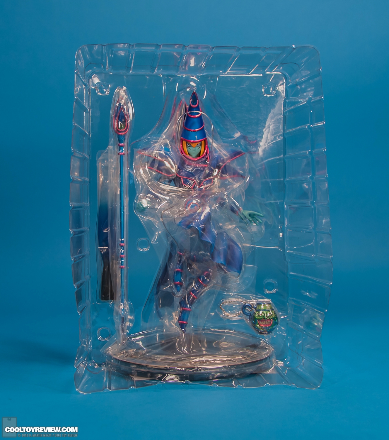 YU-GI-OH_Dark_Magician_ARTFX_J_statue_Kotobukiya-28.jpg