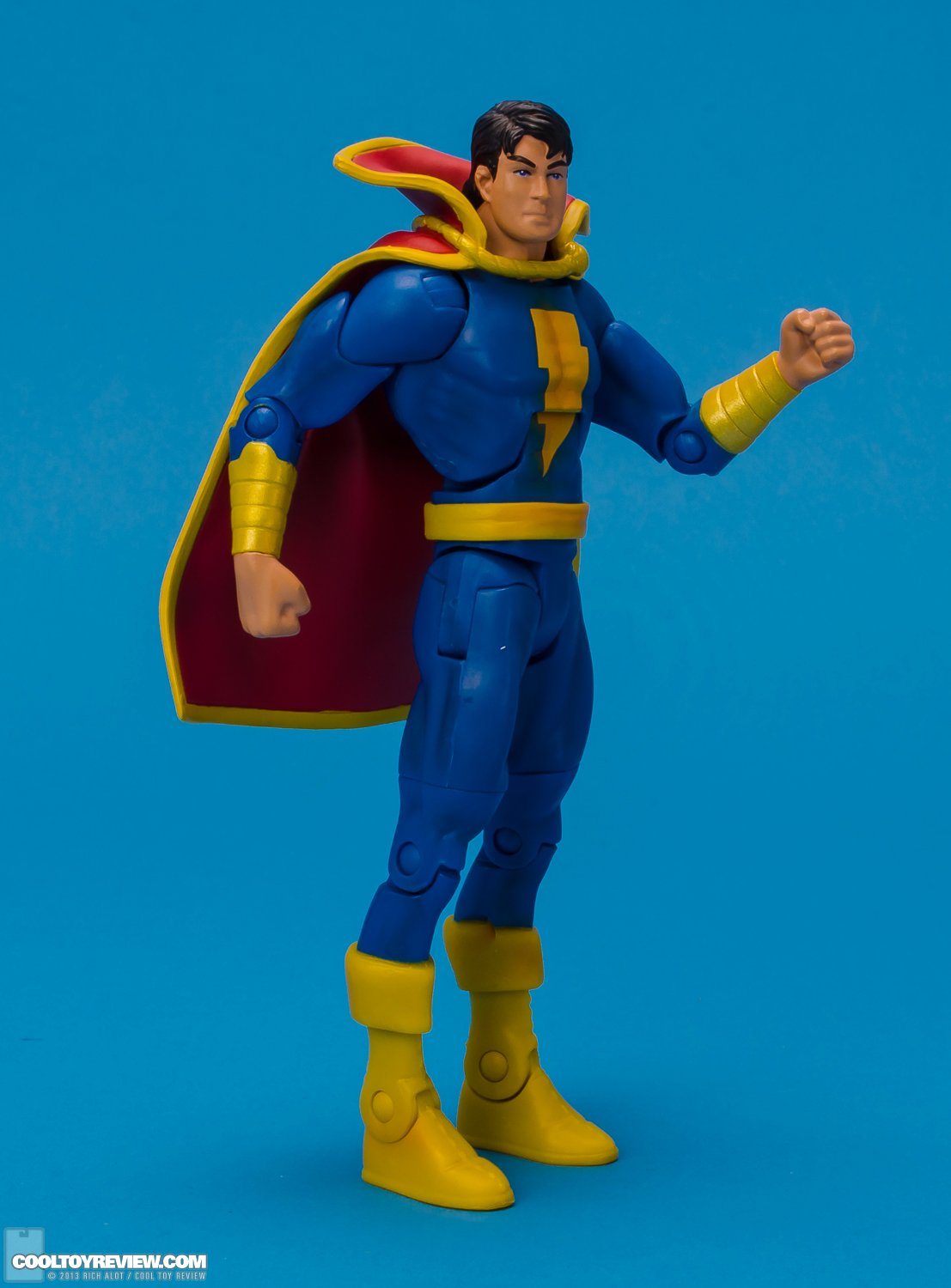 Mattel-DC-Signature-Freddy-Freeman-02.jpg