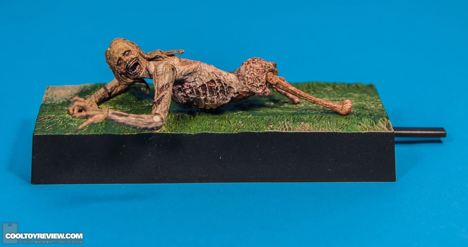 Bicycle_Girl_Zombie_Walking_Dead_TV_Series_2_McFarlane_Toys-01.jpg