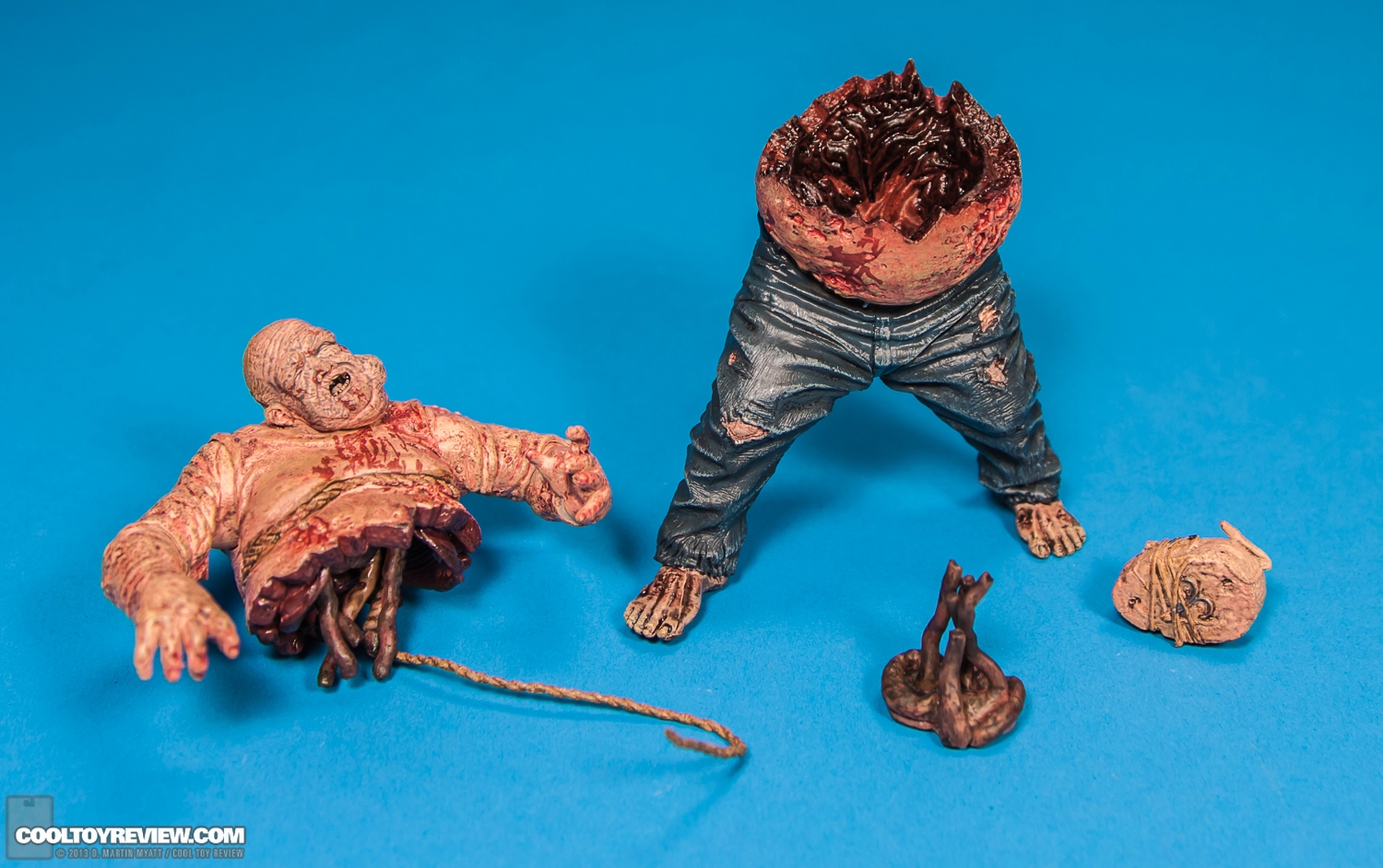 Well_Zombie_Walking_Dead_TV_Series_2_McFarlane_Toys-05.jpg