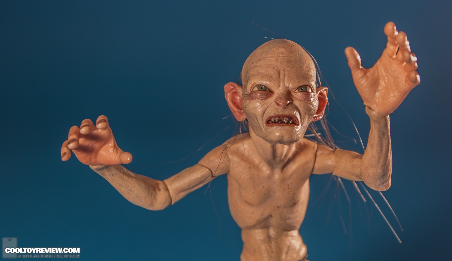 Gollum_Lord_Of_The_Rings_NECA-014.jpg