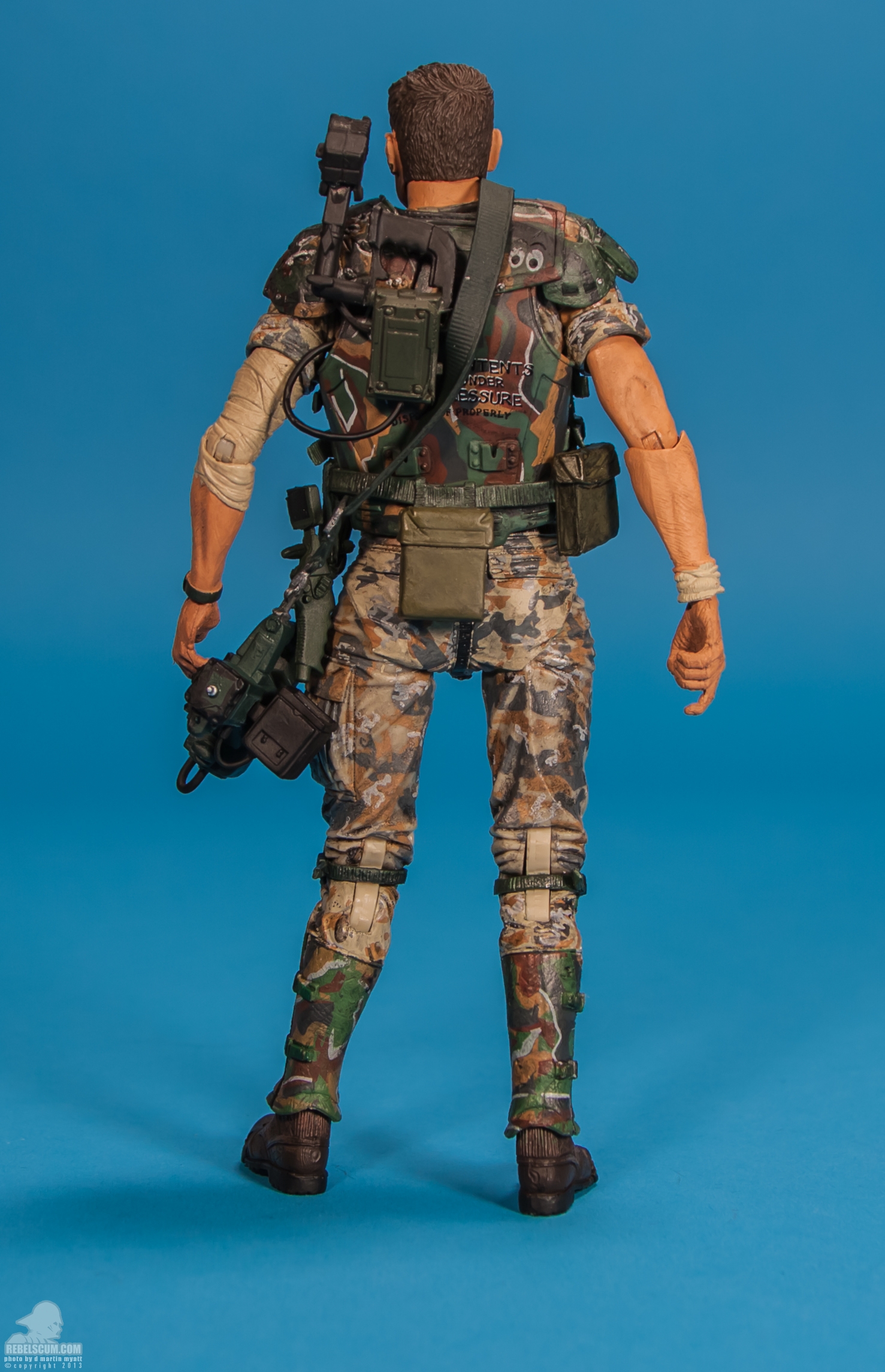 Private-William-Hudson-Aliens-NECA-004.jpg