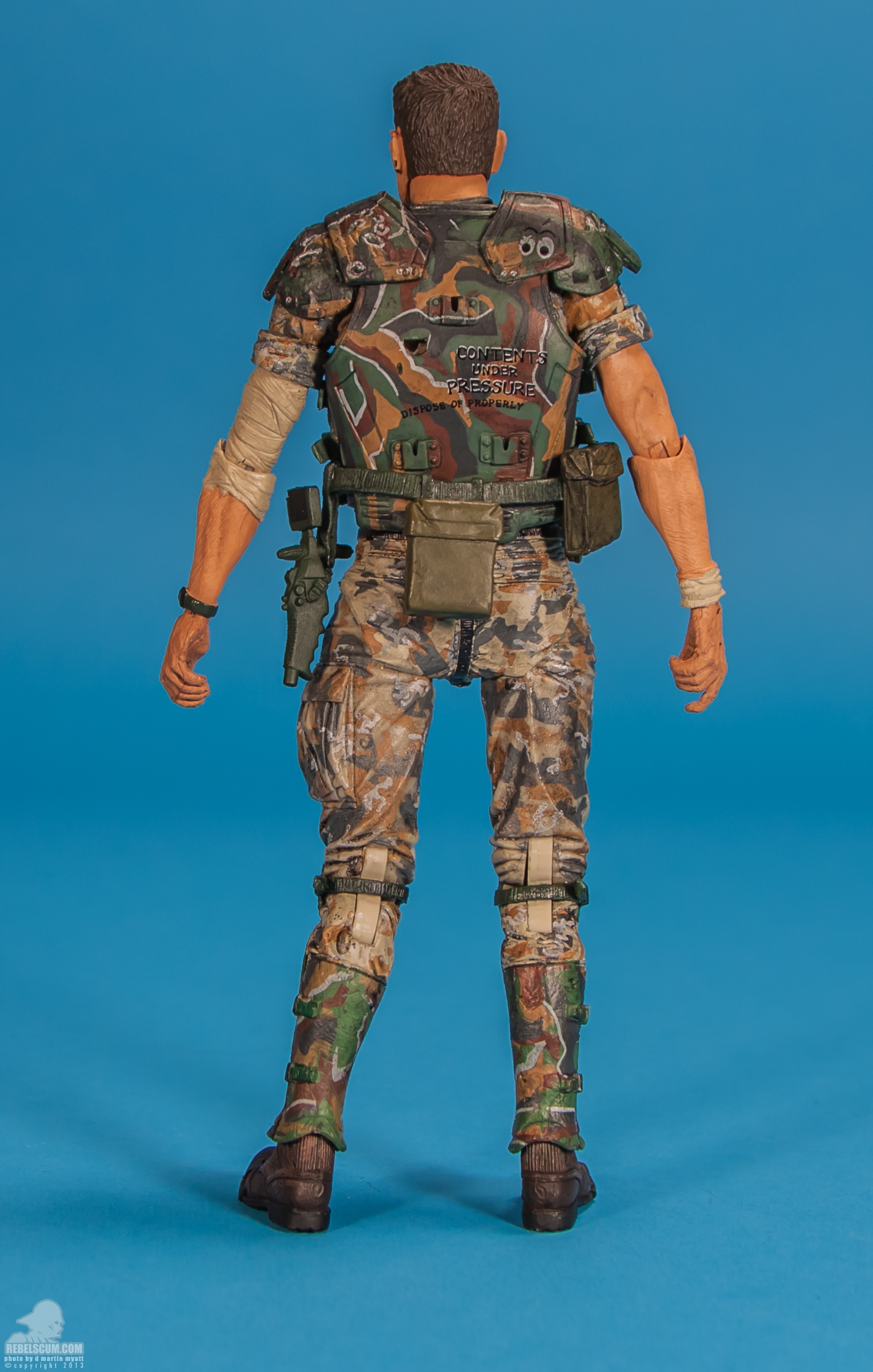 Private-William-Hudson-Aliens-NECA-008.jpg