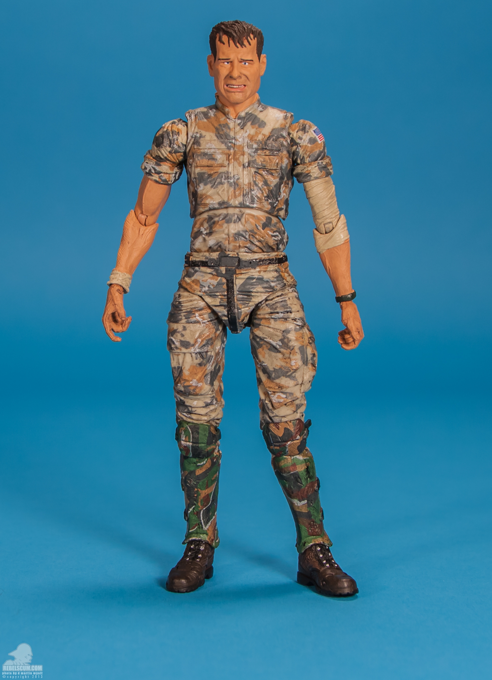 Private-William-Hudson-Aliens-NECA-009.jpg