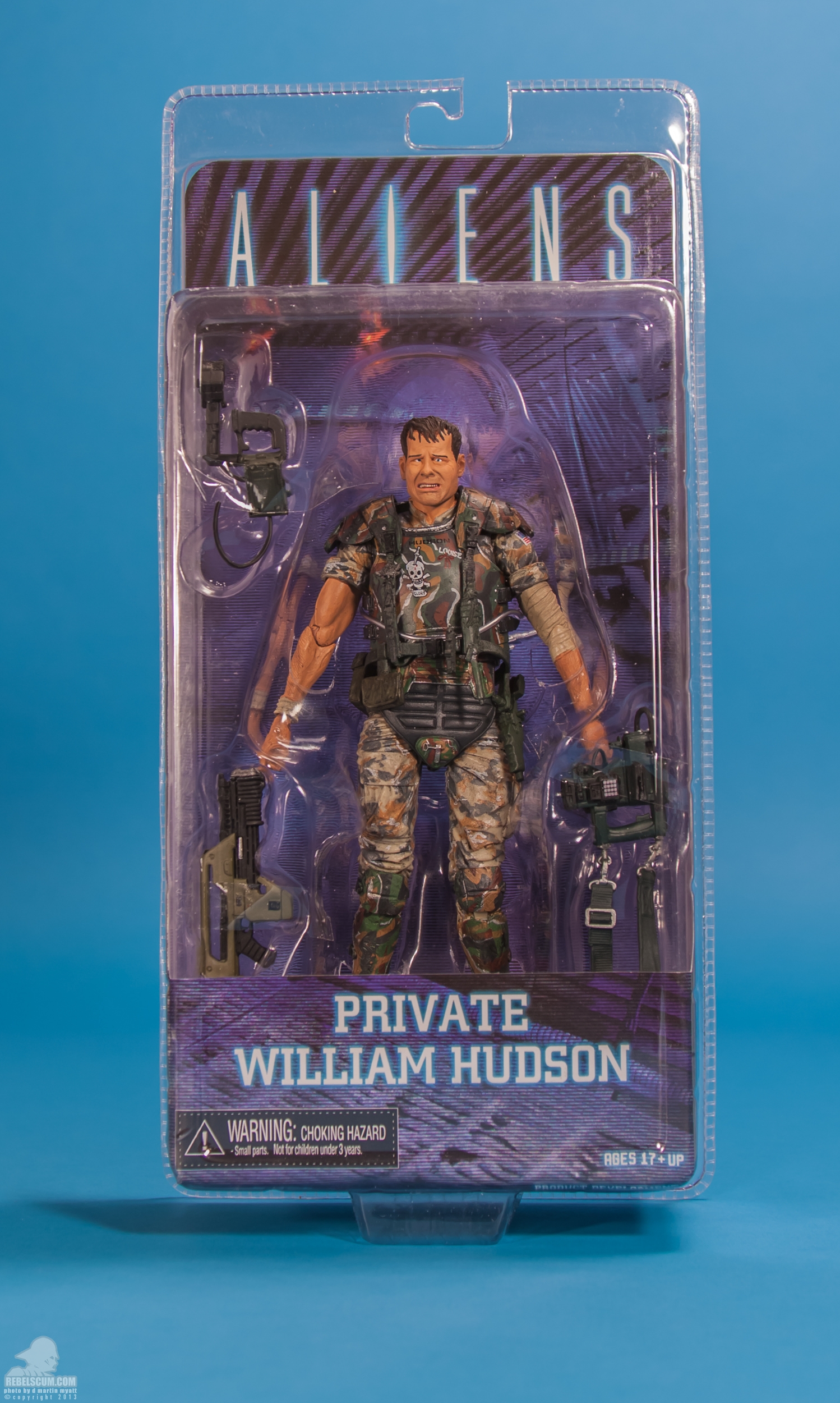 Private-William-Hudson-Aliens-NECA-017.jpg