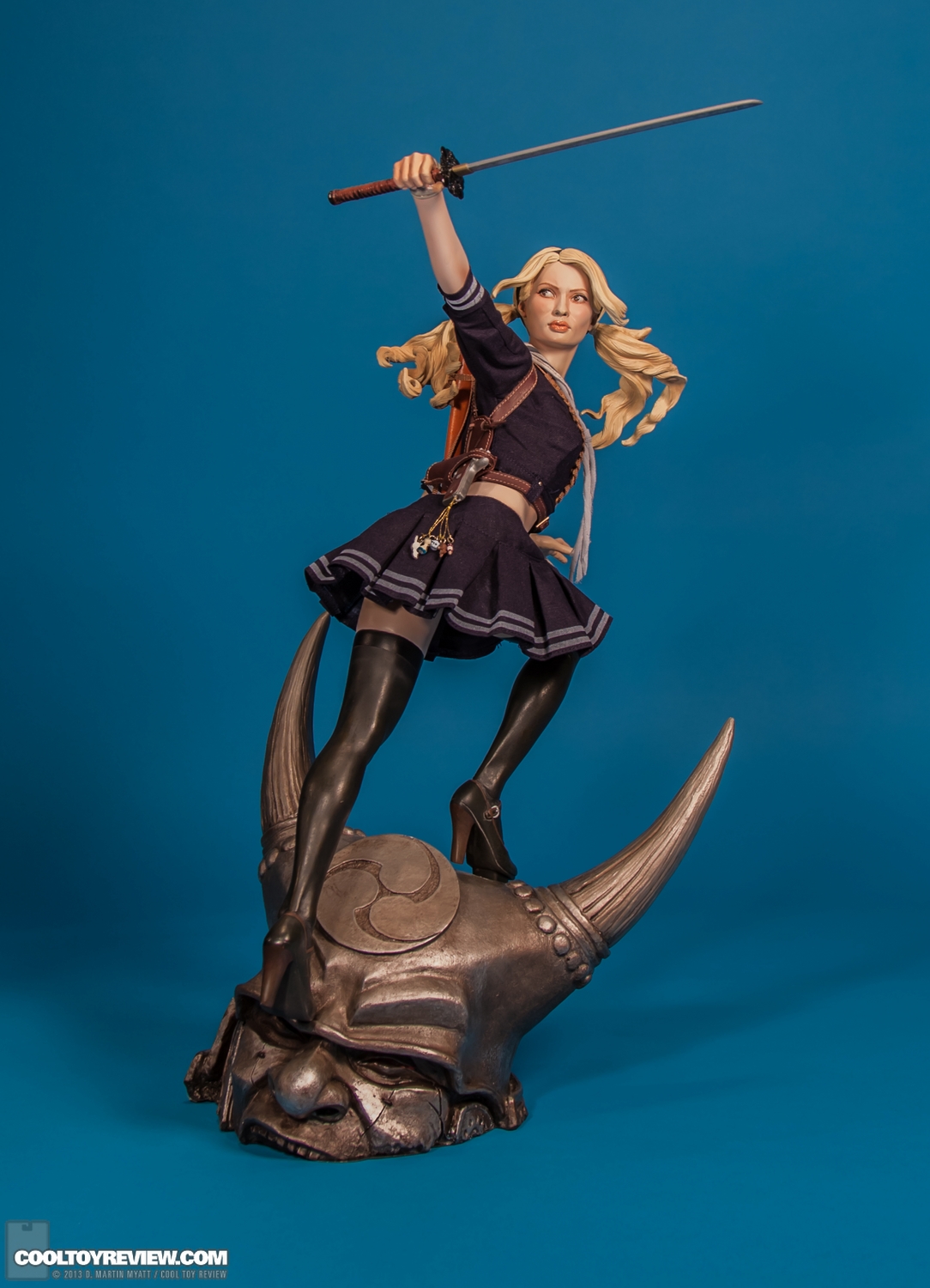 Babydoll-Sucker-Punch-Premium-Format-Figure-Sideshow-Collectibles-001.jpg