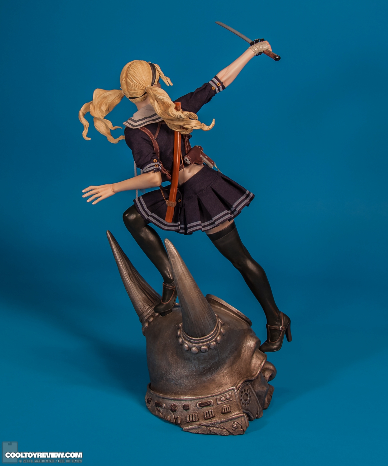 Babydoll-Sucker-Punch-Premium-Format-Figure-Sideshow-Collectibles-004.jpg