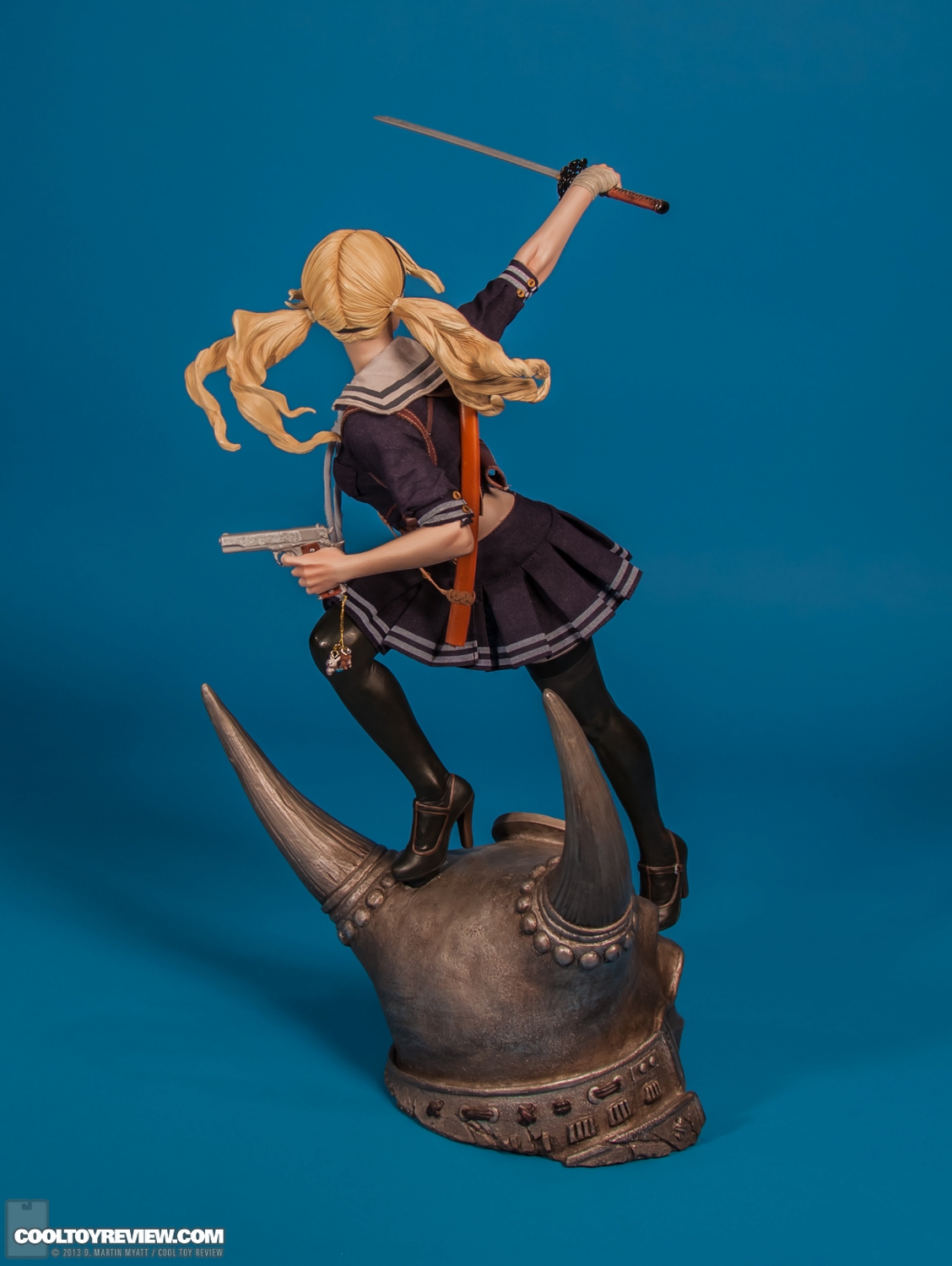 Babydoll-Sucker-Punch-Premium-Format-Figure-Sideshow-Collectibles-007.jpg