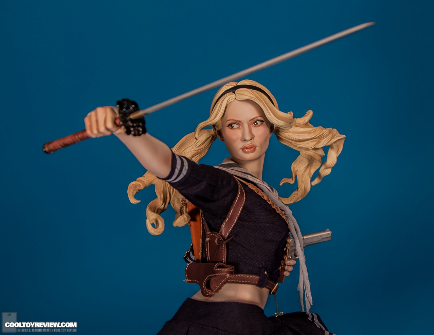 Babydoll-Sucker-Punch-Premium-Format-Figure-Sideshow-Collectibles-028.jpg