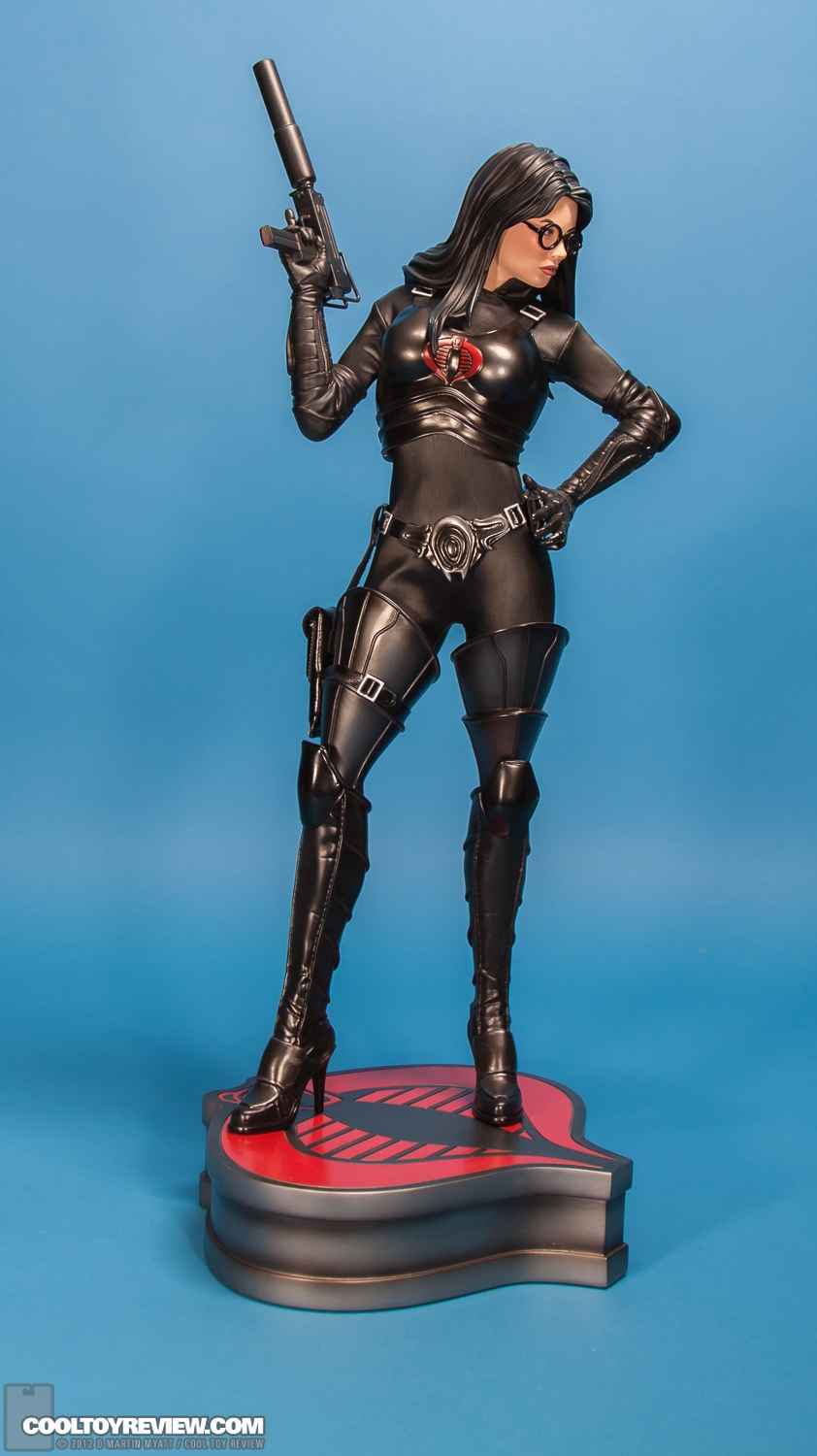 Baroness_Premium_Format_Figure_Cobra_GI_Joe_Sideshow_Collectibles-02.jpg