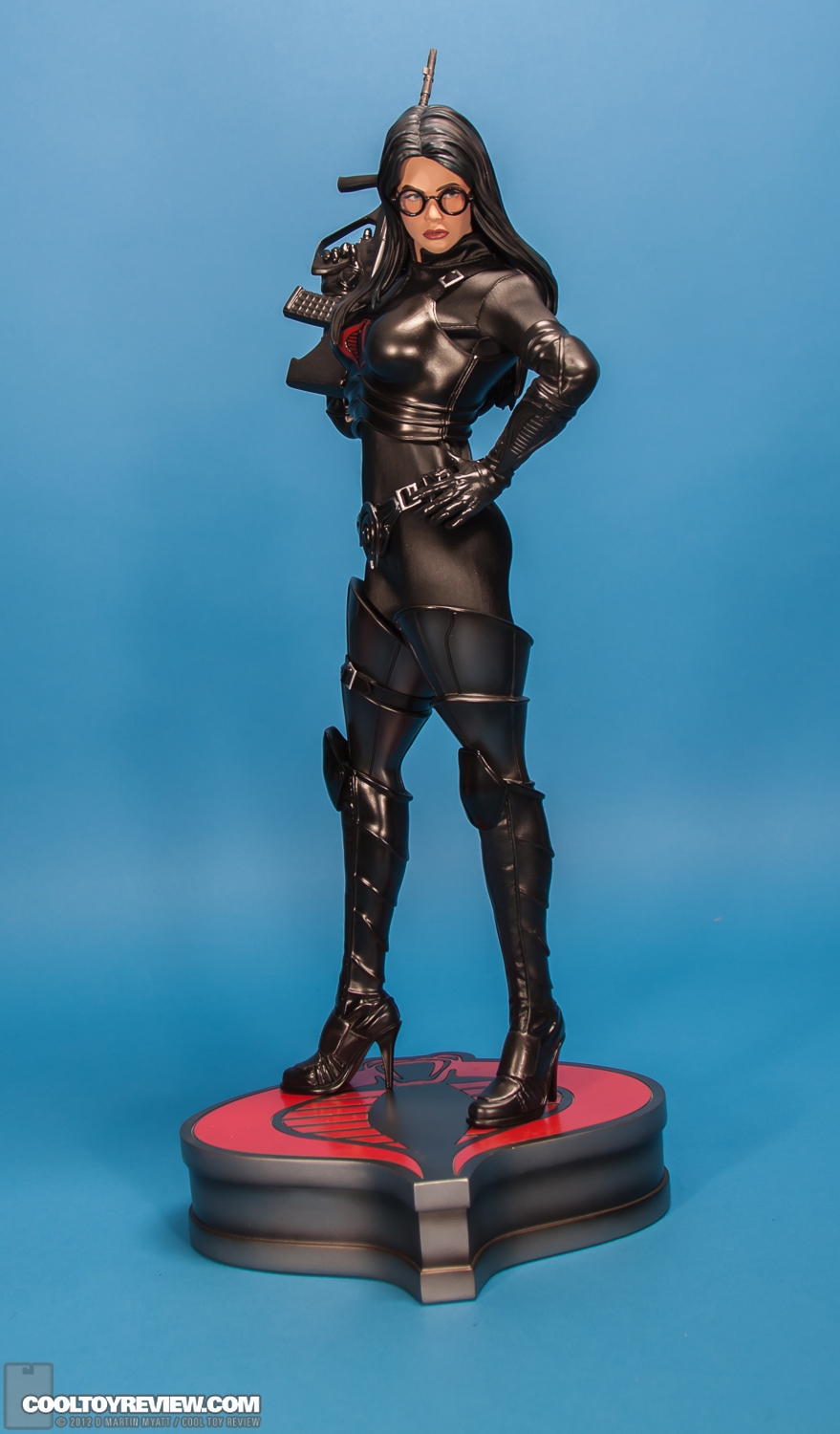 Baroness_Premium_Format_Figure_Cobra_GI_Joe_Sideshow_Collectibles-05.jpg