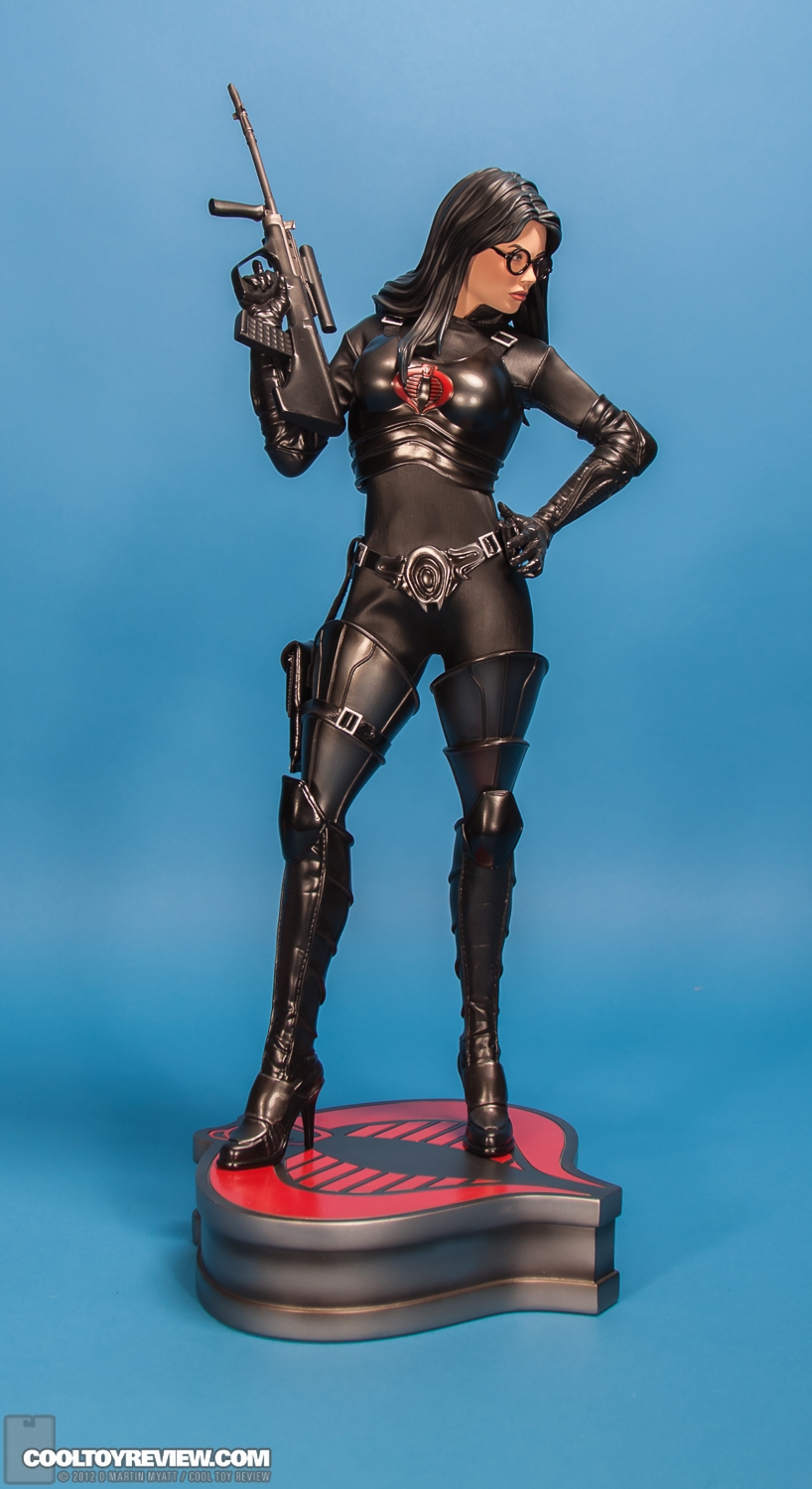 Baroness_Premium_Format_Figure_Cobra_GI_Joe_Sideshow_Collectibles-06.jpg