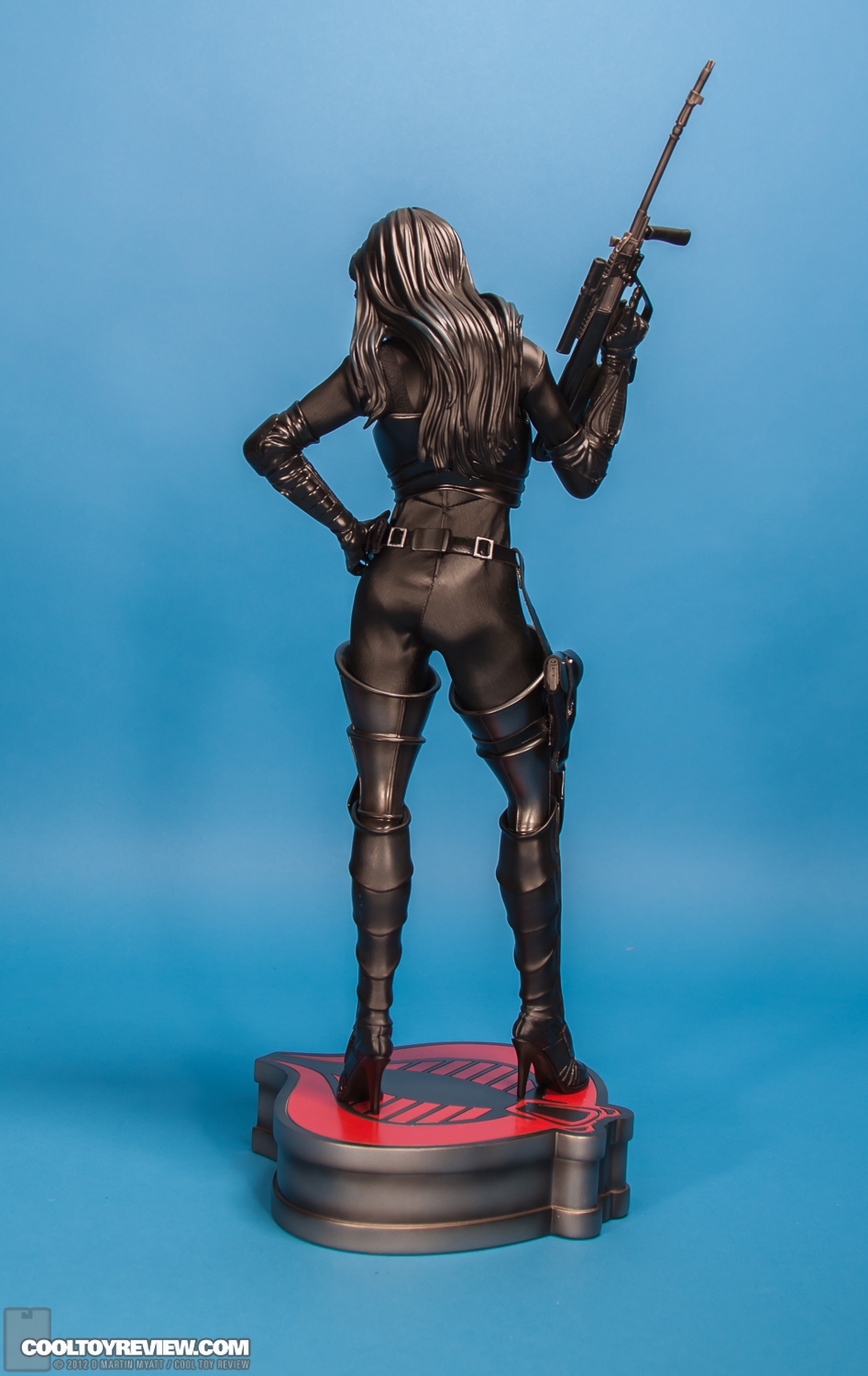 Baroness_Premium_Format_Figure_Cobra_GI_Joe_Sideshow_Collectibles-08.jpg