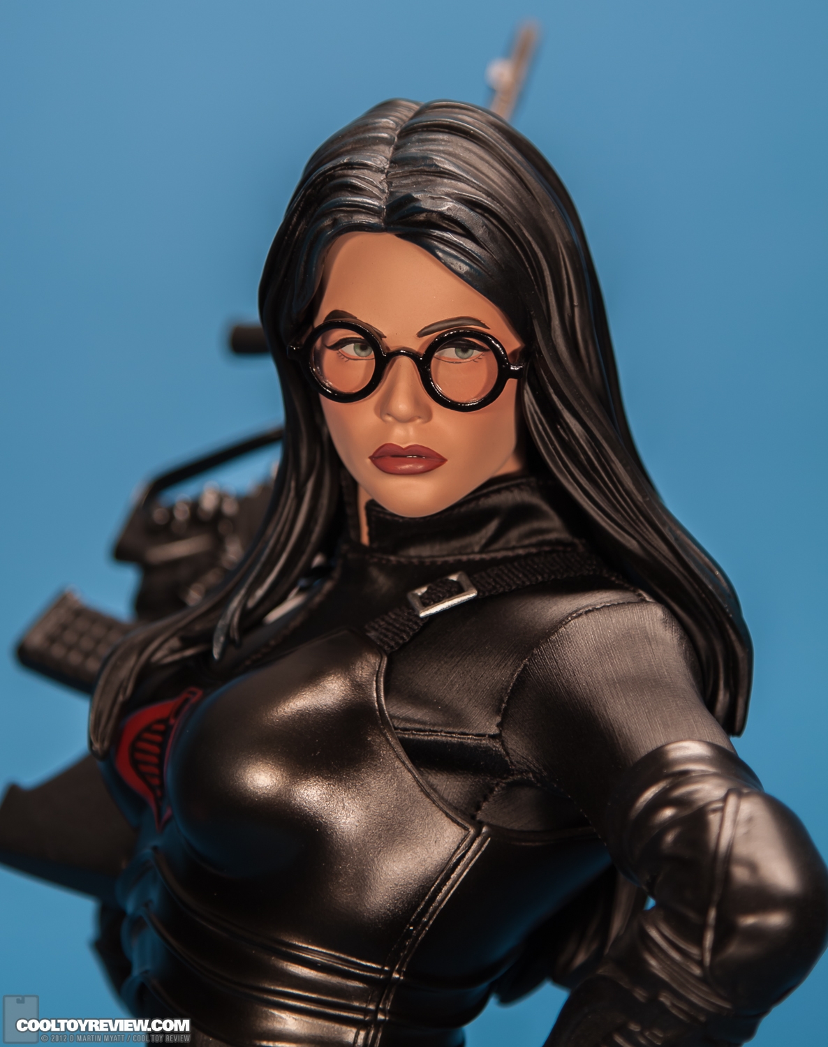 Baroness_Premium_Format_Figure_Cobra_GI_Joe_Sideshow_Collectibles-09.jpg