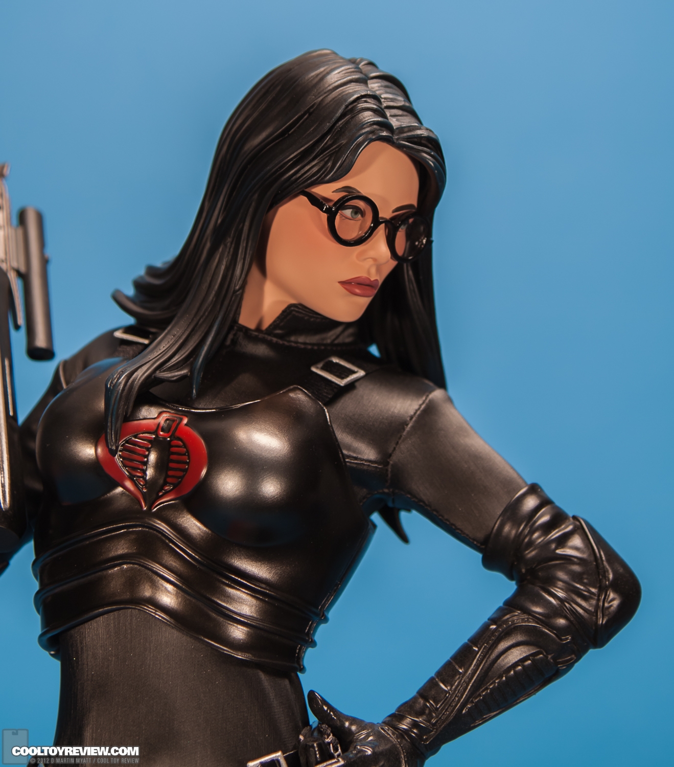 Baroness_Premium_Format_Figure_Cobra_GI_Joe_Sideshow_Collectibles-10.jpg