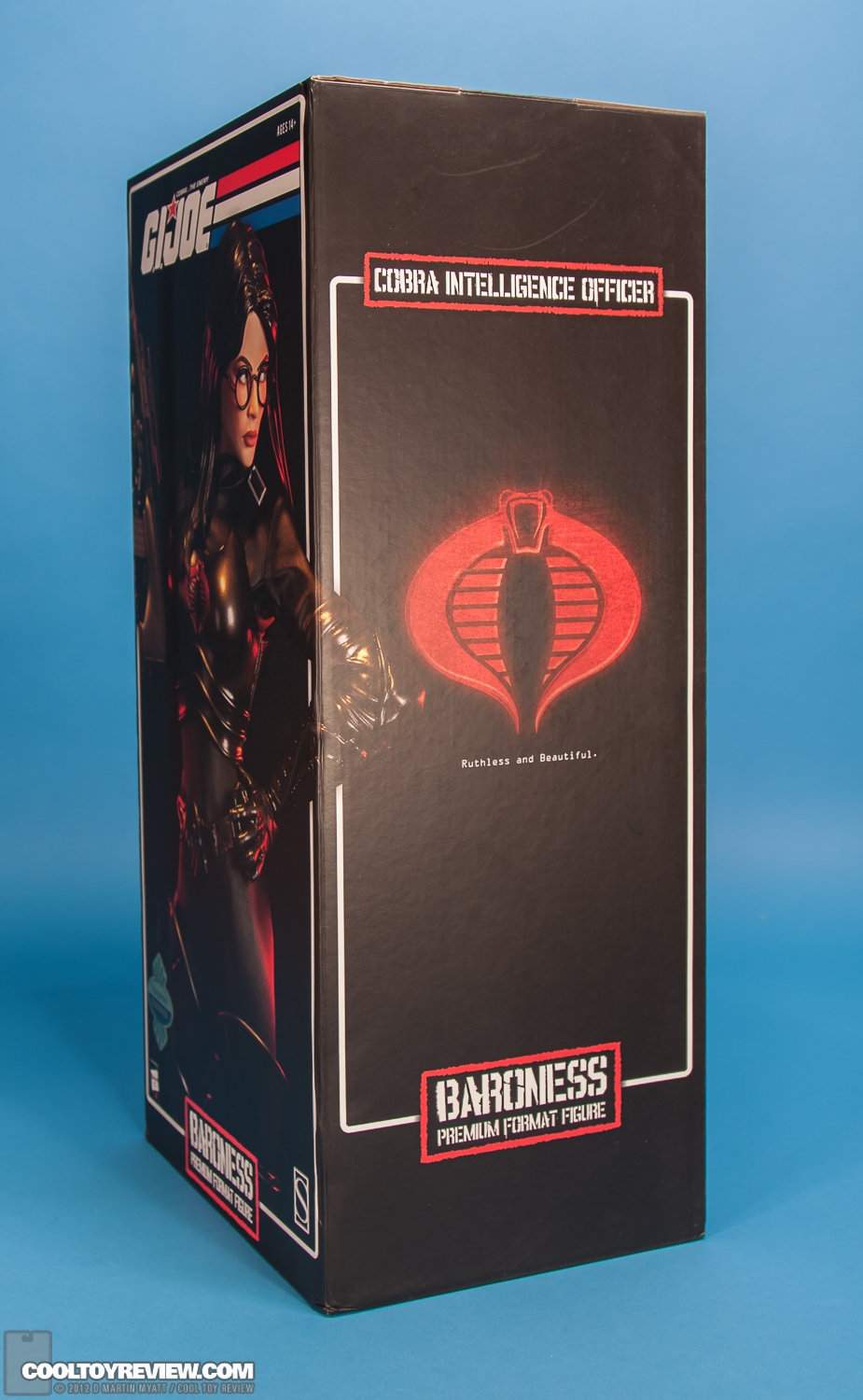 Baroness_Premium_Format_Figure_Cobra_GI_Joe_Sideshow_Collectibles-22.jpg