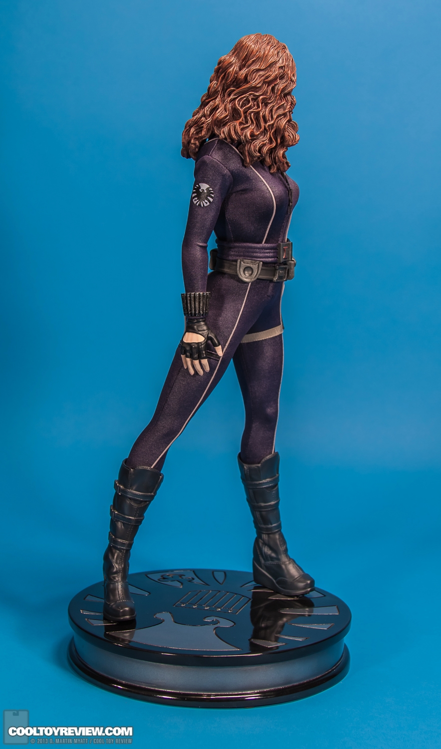 Black_Widow_Premium_Format_Figure_Iron_Man_2_Sideshow_Collectibles-02.jpg