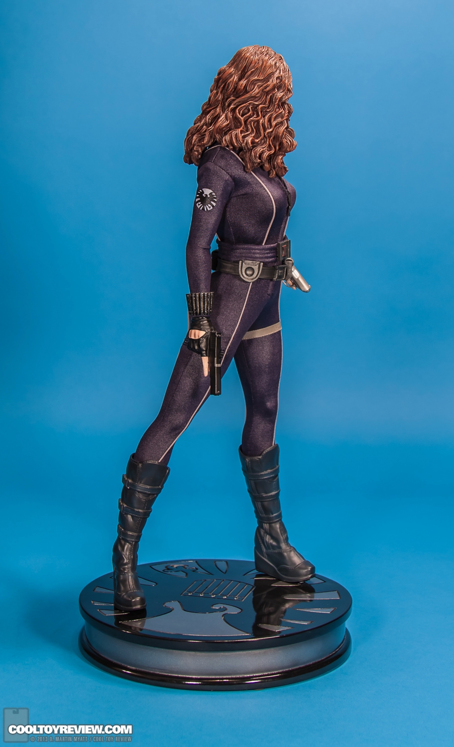 Black_Widow_Premium_Format_Figure_Iron_Man_2_Sideshow_Collectibles-06.jpg