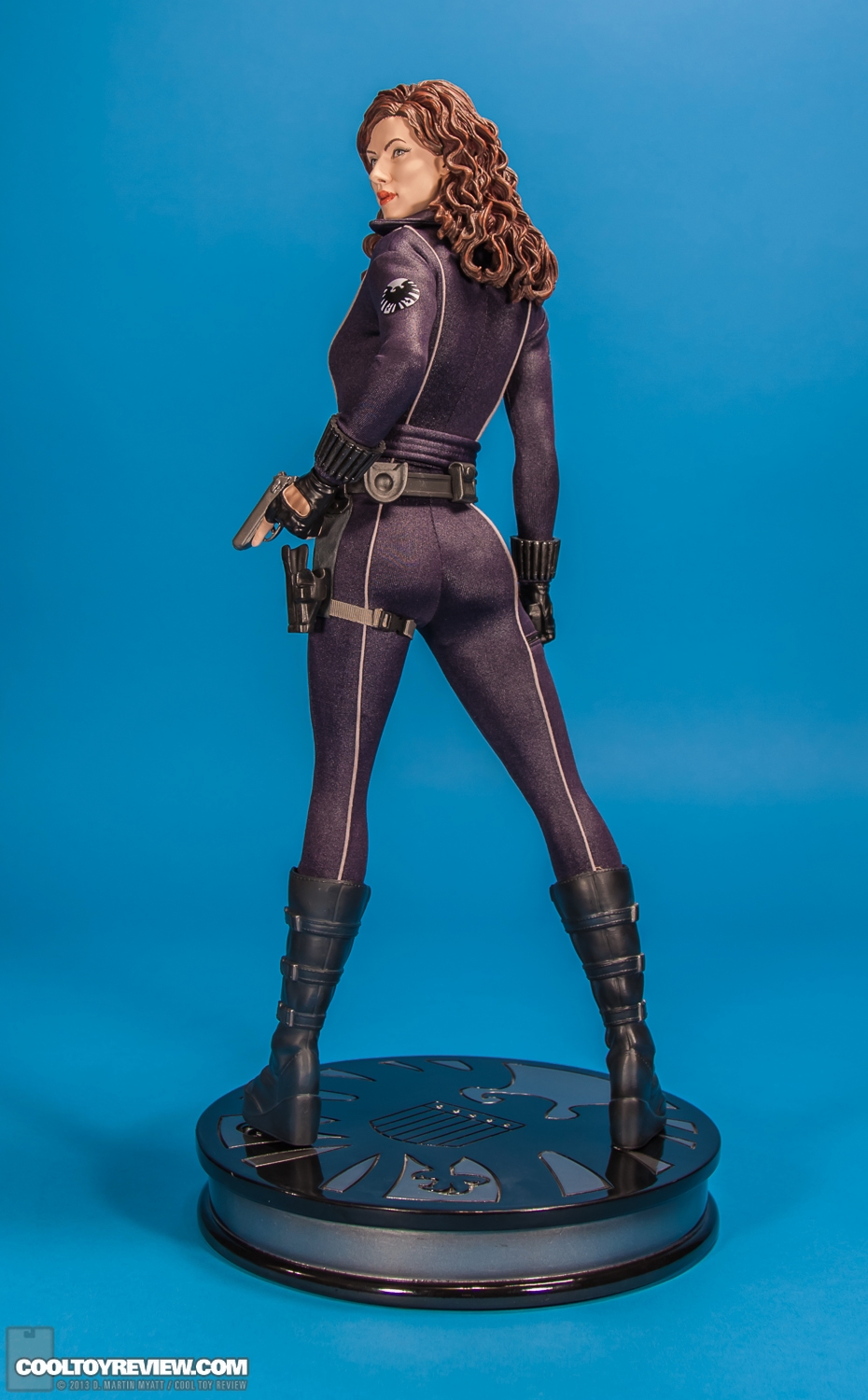 Black_Widow_Premium_Format_Figure_Iron_Man_2_Sideshow_Collectibles-08.jpg