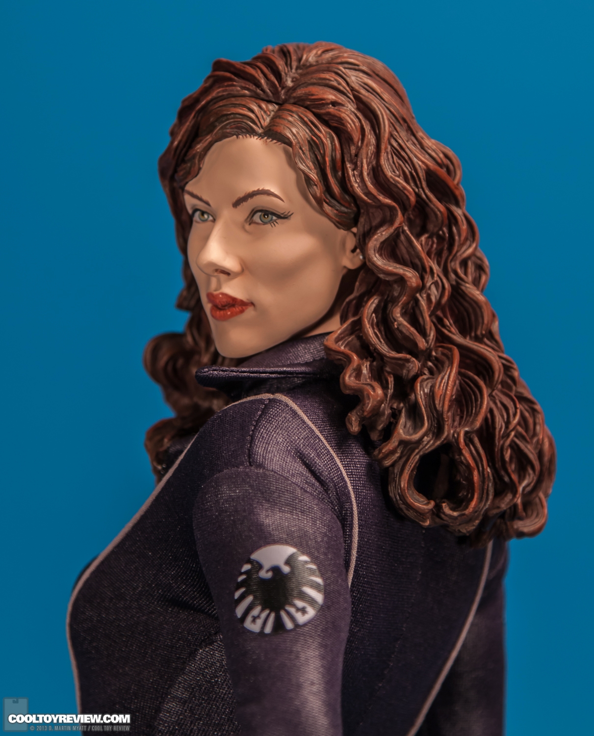 Black_Widow_Premium_Format_Figure_Iron_Man_2_Sideshow_Collectibles-11.jpg