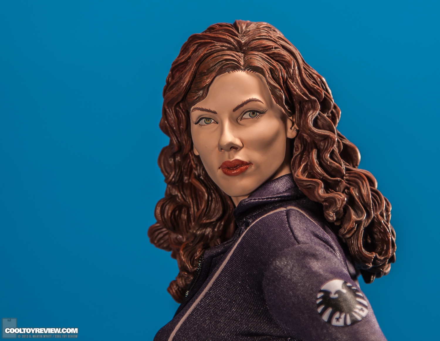 Black_Widow_Premium_Format_Figure_Iron_Man_2_Sideshow_Collectibles-20.jpg