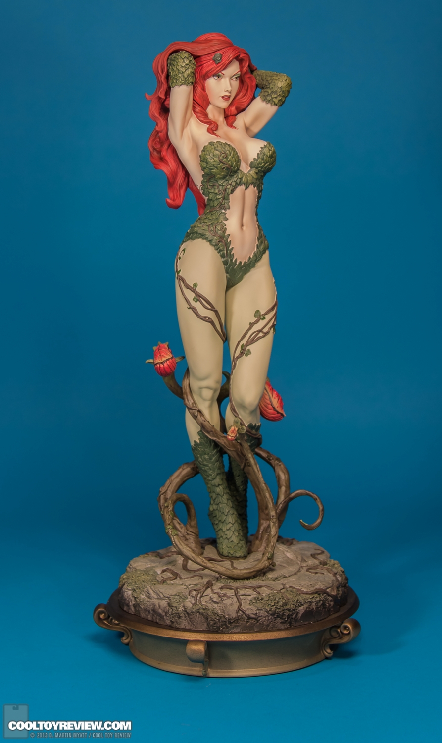 Poison_Ivy_Premium_Format_Figure_DC_Sideshow_Collectibles-006.jpg