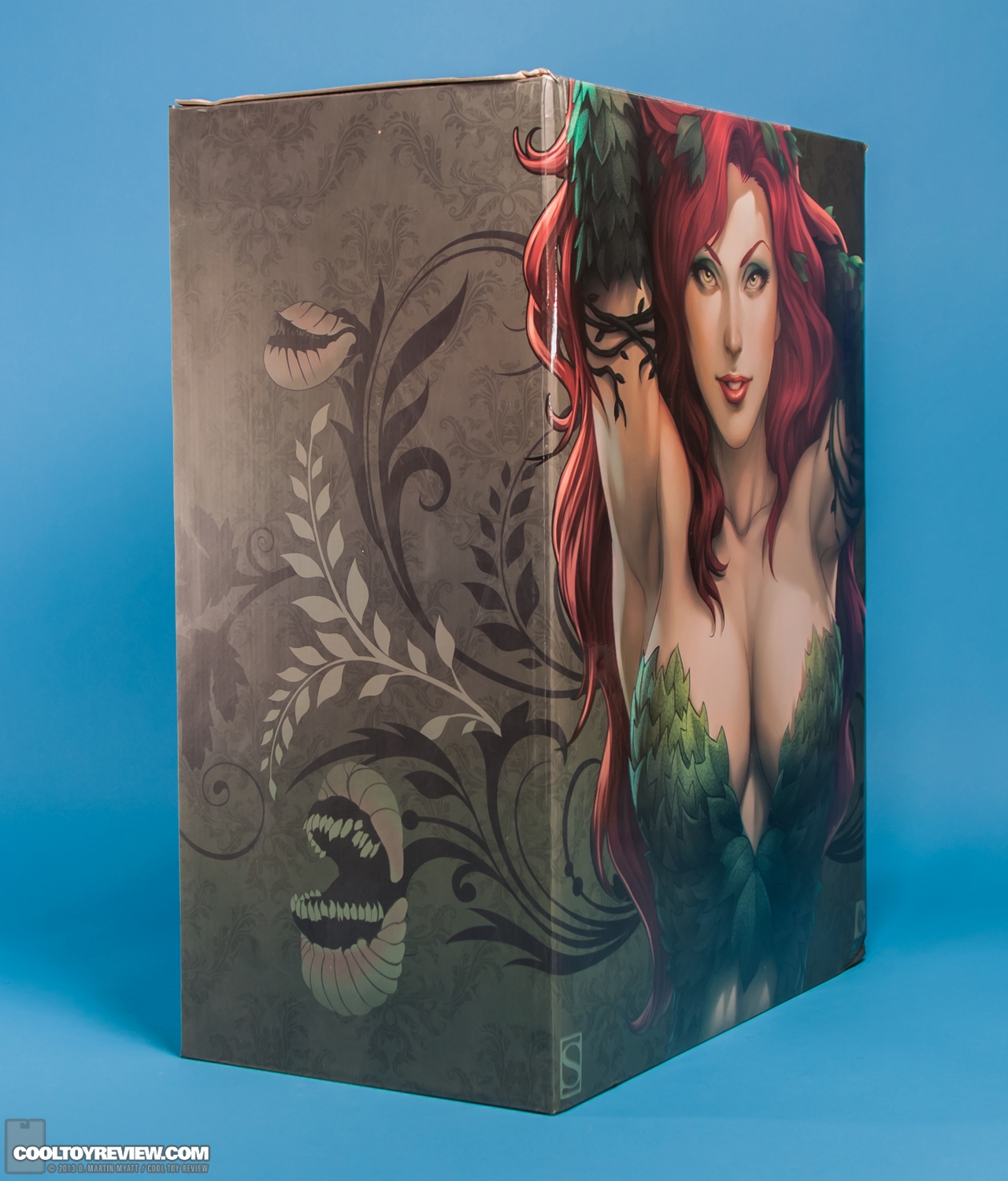 Poison_Ivy_Premium_Format_Figure_DC_Sideshow_Collectibles-025.jpg