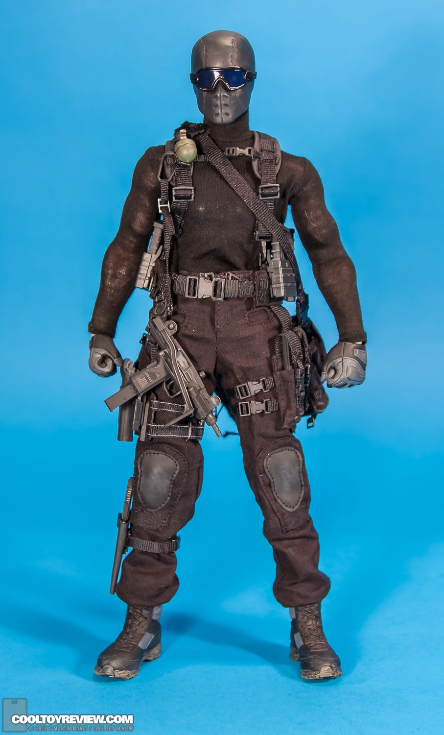 Snake_Eyes_GI_Joe_Sideshow_Collectibles-01.jpg