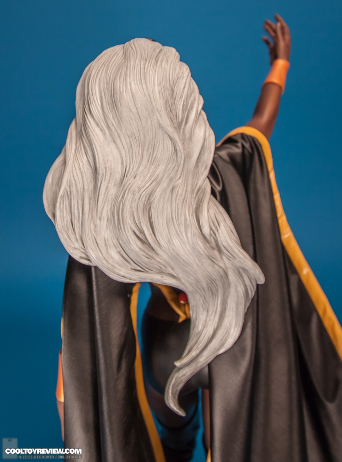 Storm_X-Men_Premium_Format_Figure_Sideshow_Collectibles-08.jpg