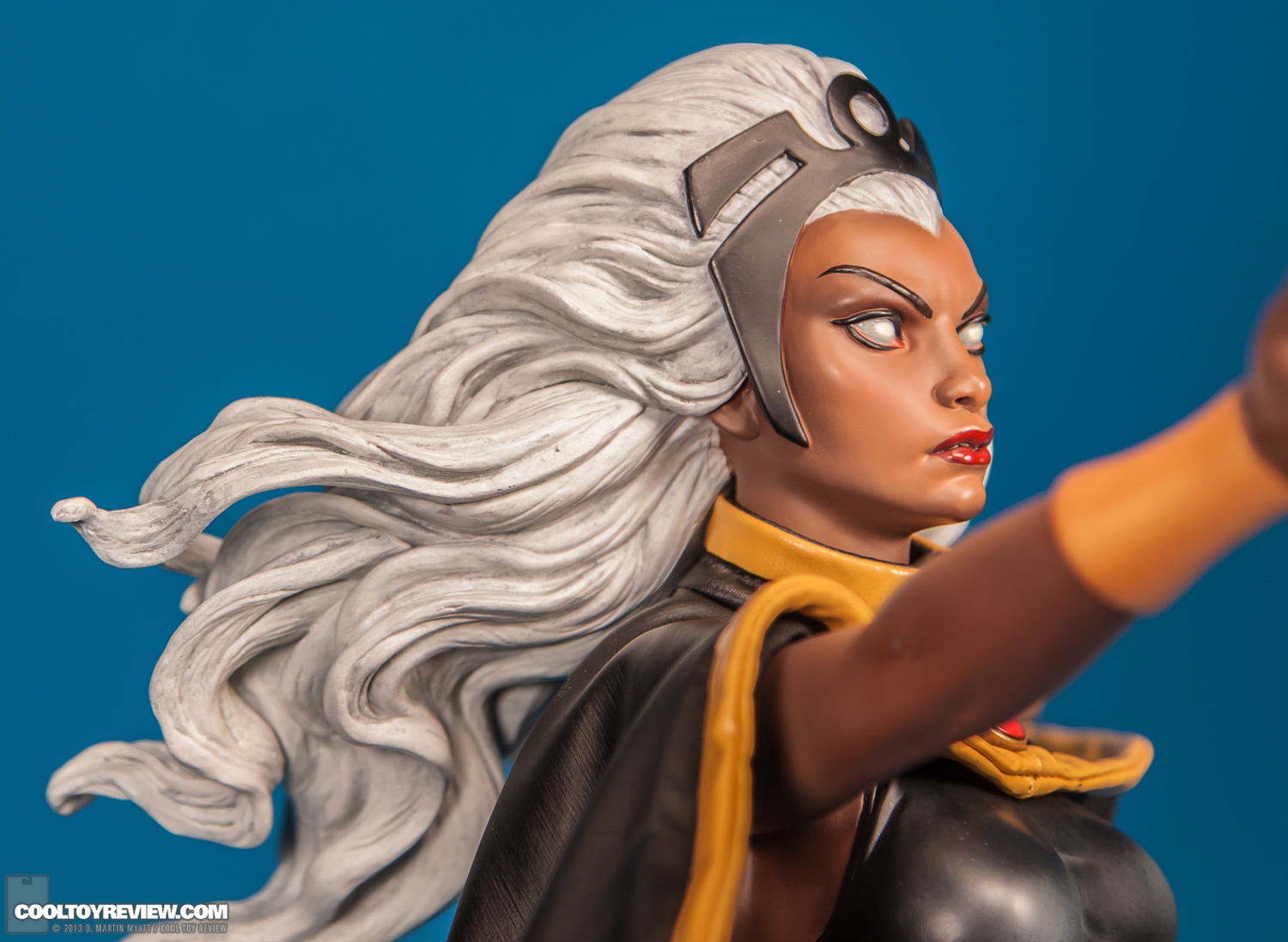 Storm_X-Men_Premium_Format_Figure_Sideshow_Collectibles-14.jpg