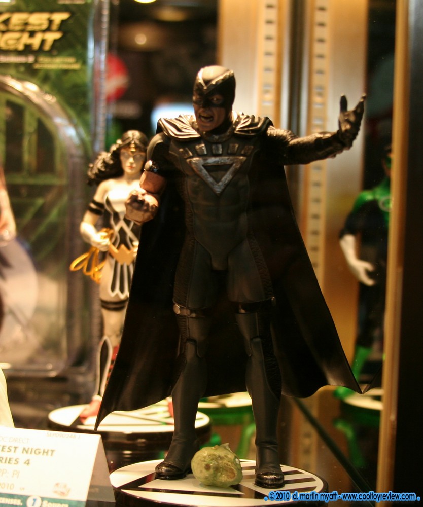 Toy-Fair-2010-DC-Direct_013.JPG