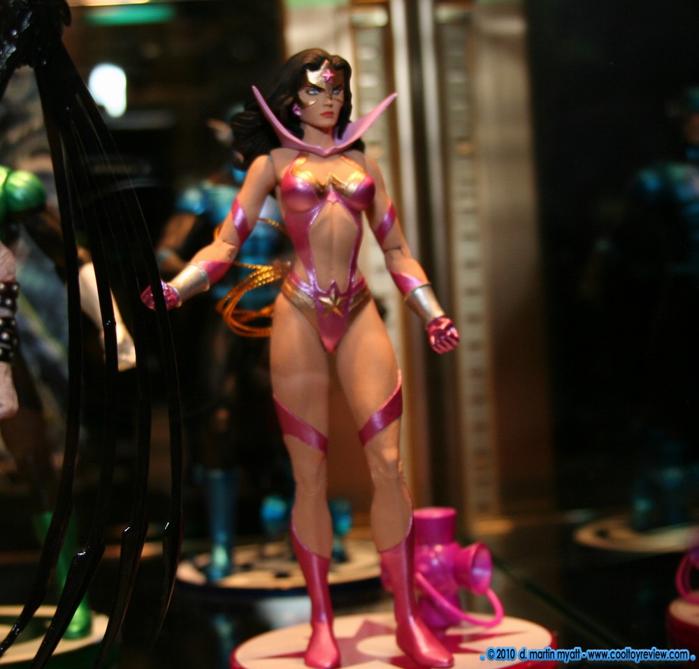 Toy-Fair-2010-DC-Direct_036.JPG