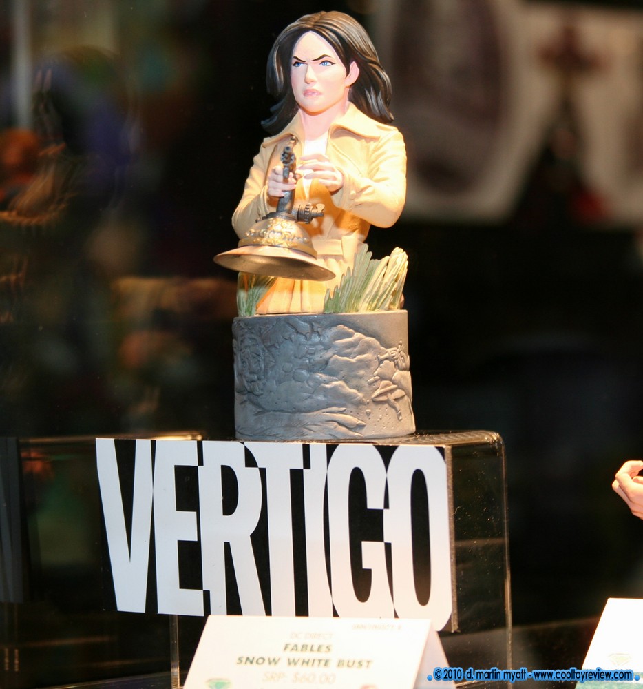 Toy-Fair-2010-DC-Direct_047.JPG