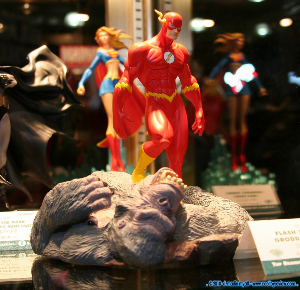 Toy-Fair-2010-DC-Direct_051.JPG