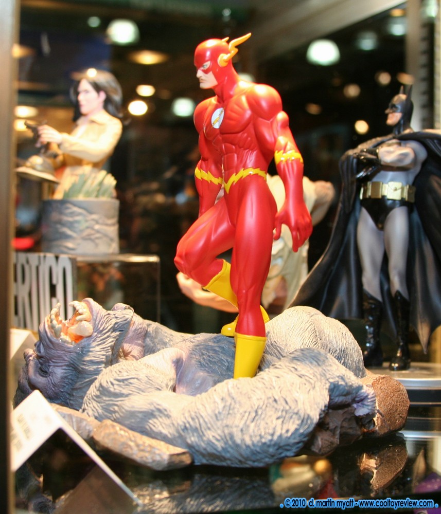 Toy-Fair-2010-DC-Direct_052.JPG