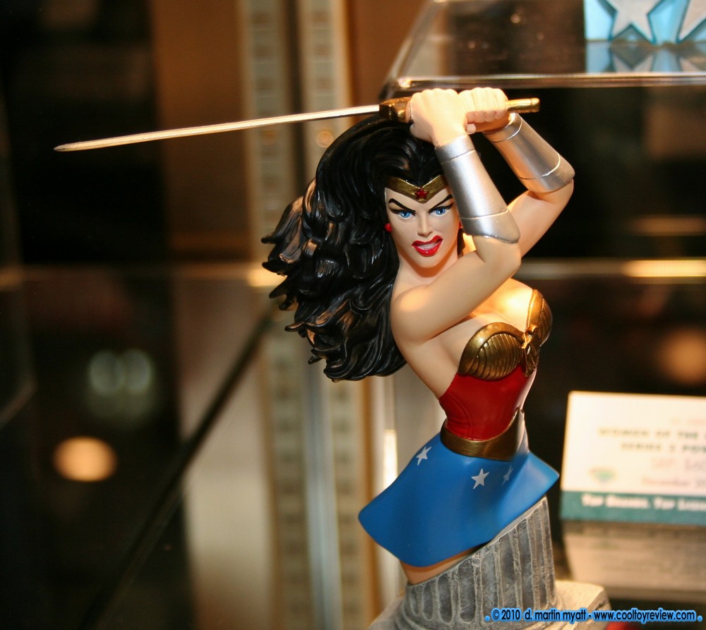 Toy-Fair-2010-DC-Direct_057.JPG