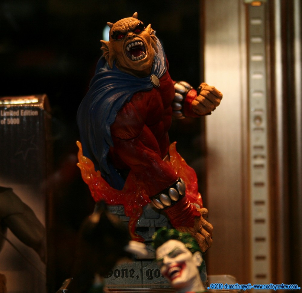 Toy-Fair-2010-DC-Direct_071.JPG