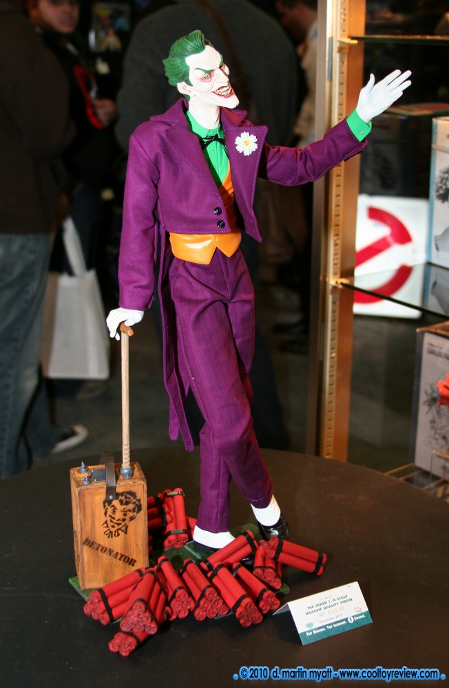 Toy-Fair-2010-DC-Direct_081.JPG